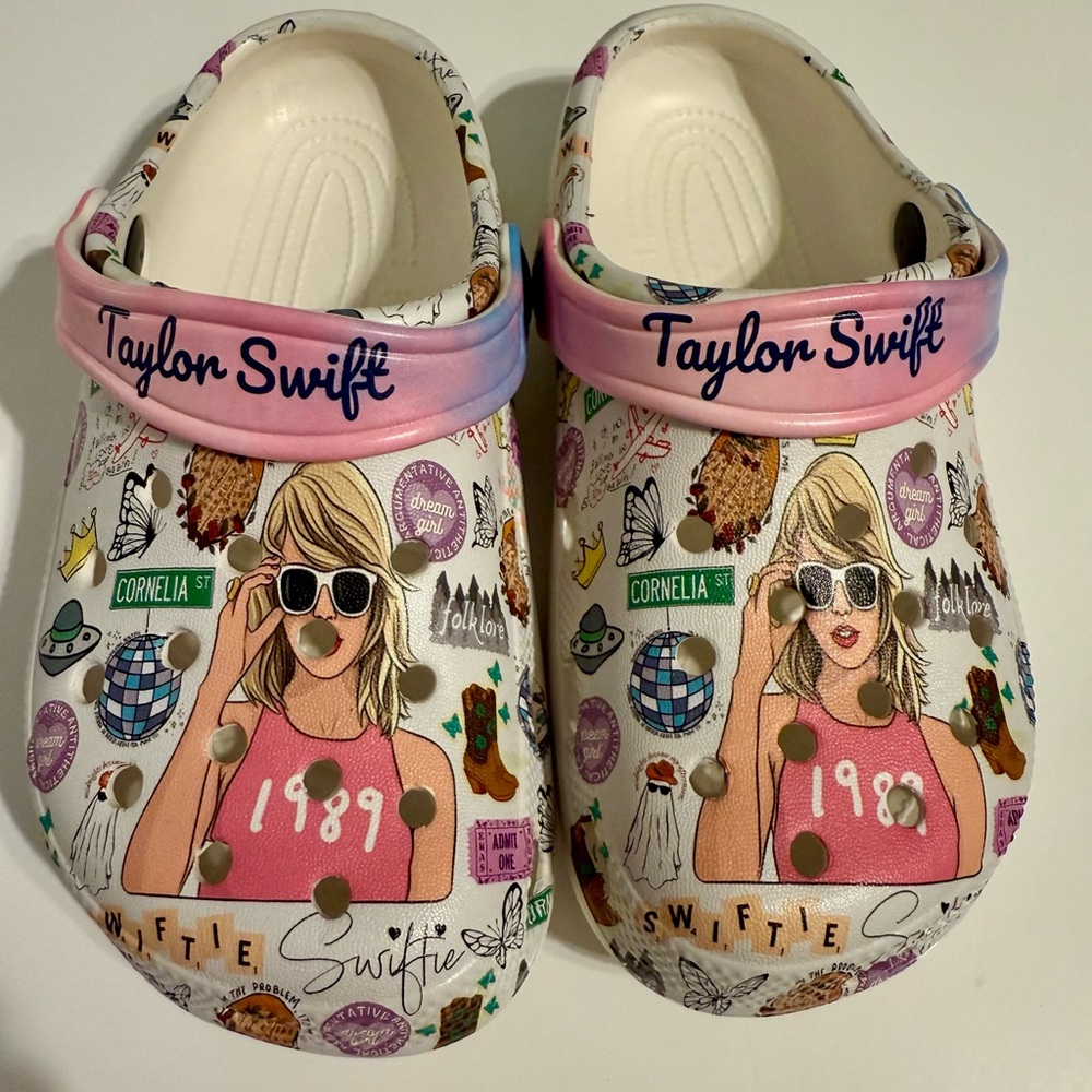 Taylor Swift 1989 Kids Sandals